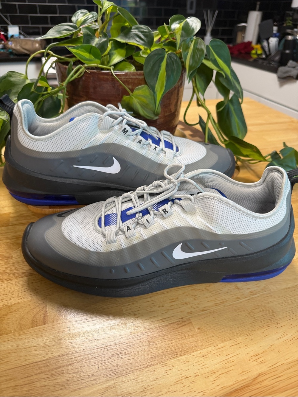 Nike Air Max Men's Gray/White Athletic Sneakers.  Size 12.